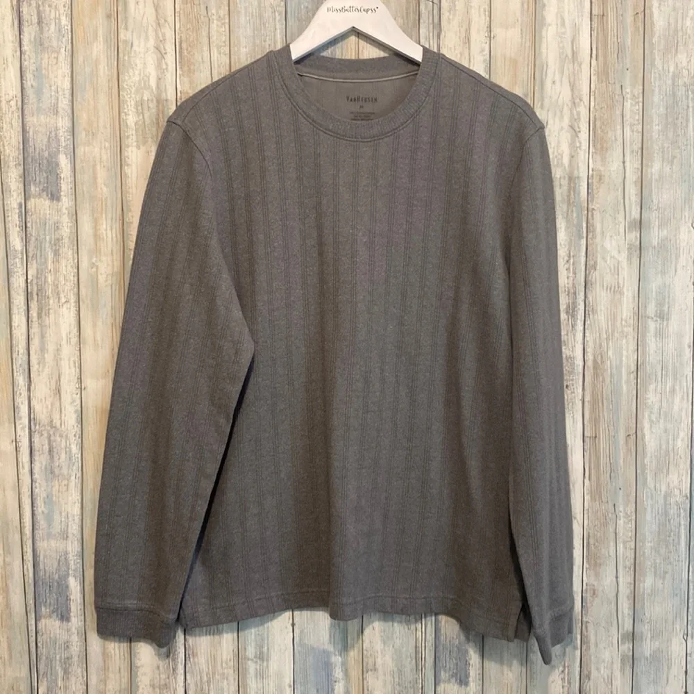 Vanheusen grey Crewneck long sleeve sweater shirt | Medium